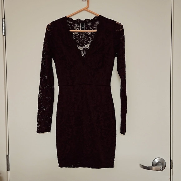 Windsor burgundy maroon floral lace long sleeve dress lined Sm. prom - Picture 3 of 11